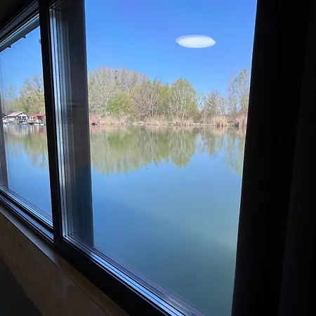 船屋 Sunset Hausbot 布拉迪斯拉发