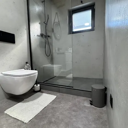 Sunset Hausbot Botel