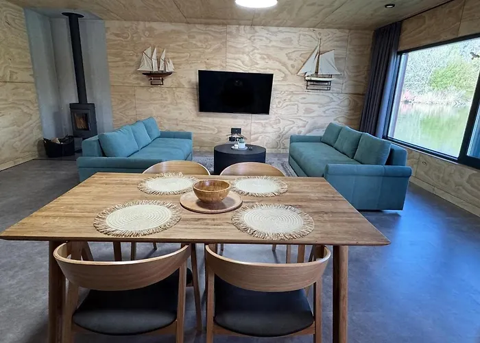 Sunset Hausbot بوتيل *