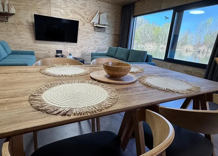 Sunset Hausbot Tekne