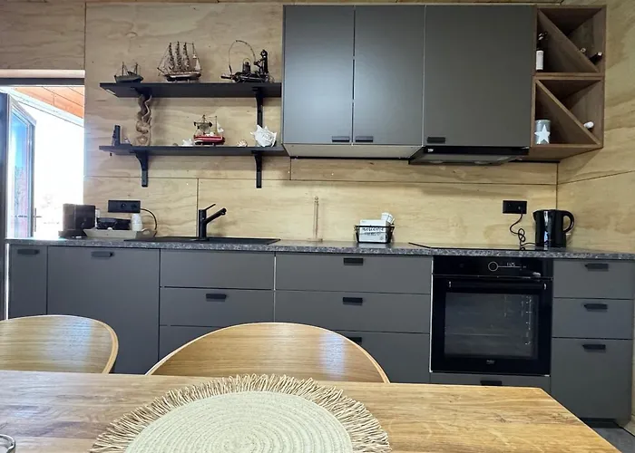 بوتيل Sunset Hausbot