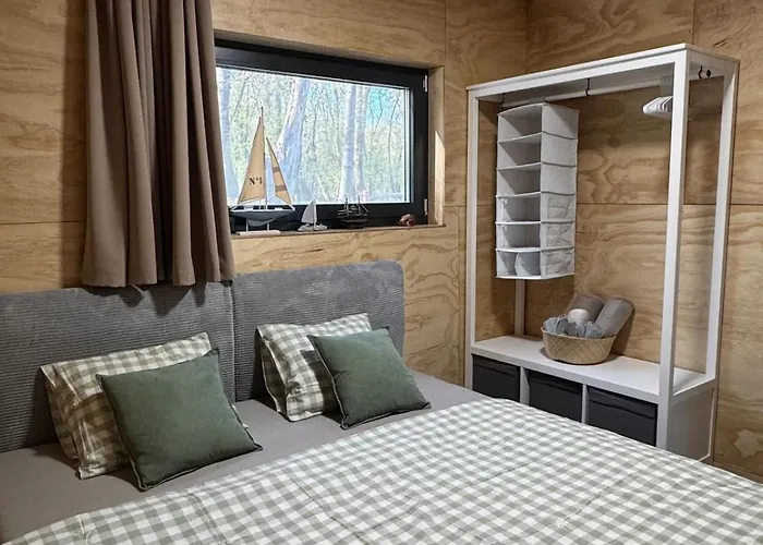 Sunset Hausbot بوتيل