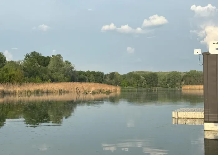 بوتيل Sunset Hausbot *