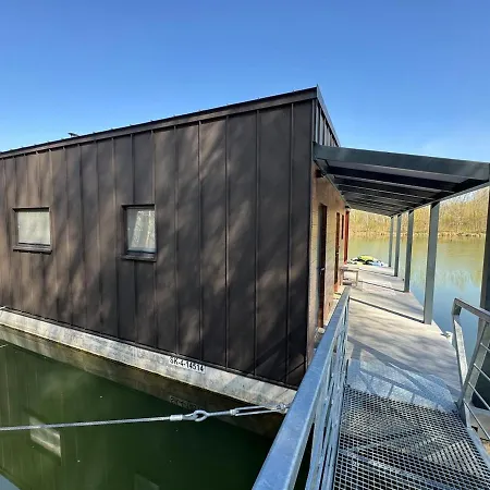 Sunset Hausbot 船屋