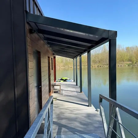 船屋 Sunset Hausbot *