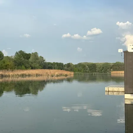 船屋 Sunset Hausbot *